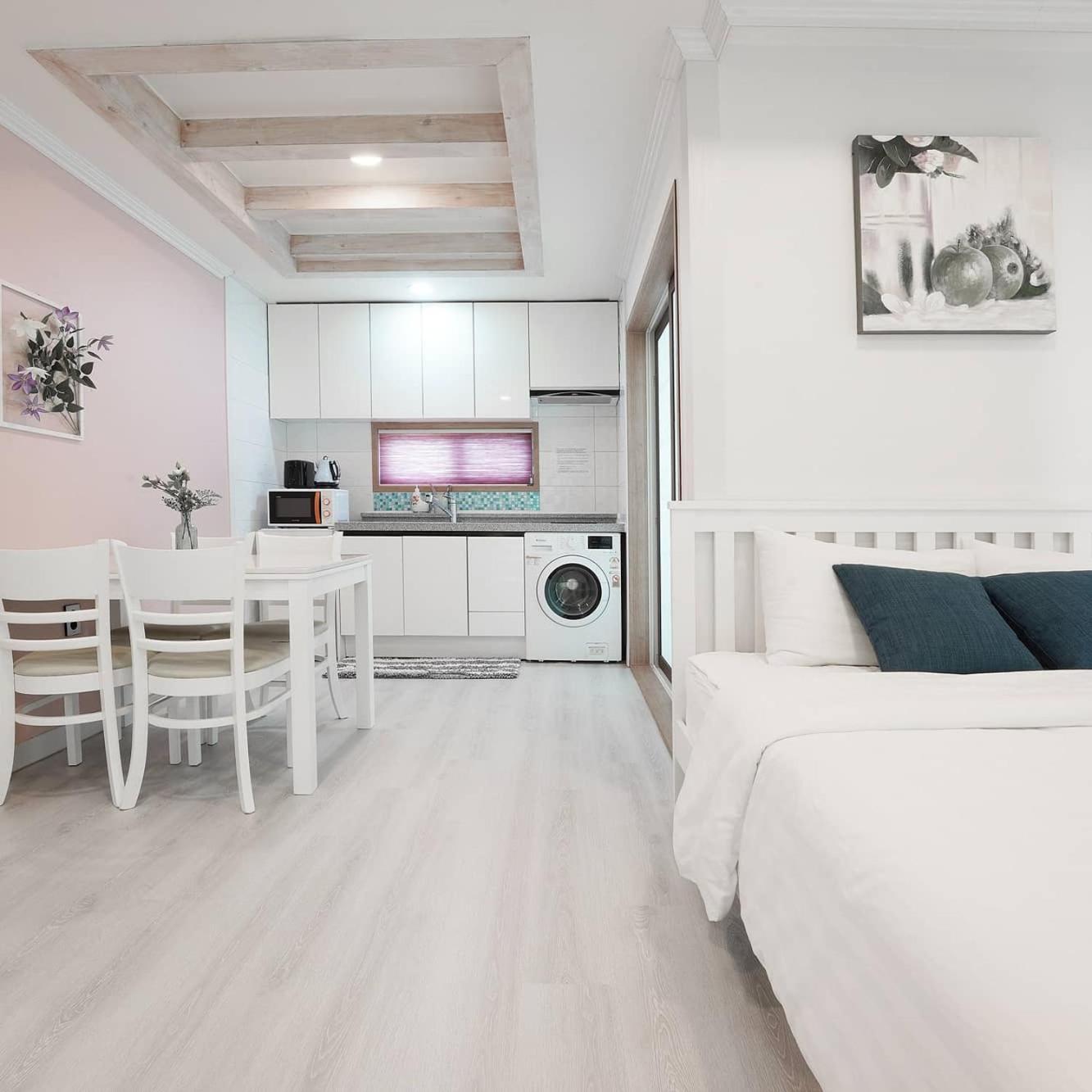 Pension Haneul Tari Чеджудо Экстерьер фото